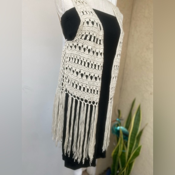 kori america desert vibes embroidered crochet macrame fringe kimono vest - Picture 4 of 15